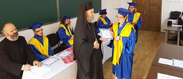 Cursul festiv al studenţilor şi masteranzilor teologi de la Departamentul Teologic al Facultăţii de Istorie, Filozofie şi Teologie din Galaţi Cursul festiv al studenţilor şi masteranzilor teologi de la Departamentul Teologic al Facultăţii de Istorie, Filozofie şi Teologie din Galaţi