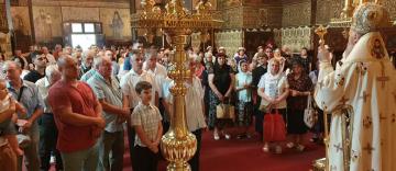 Liturghie arhierească la Catedrala Arhiepiscopală din Galați - De multe ori Dunărea s-a înroșit de sângele sfinților mucenici Liturghie arhierească la Catedrala Arhiepiscopală din Galați - De multe ori Dunărea s-a înroșit de sângele sfinților mucenici