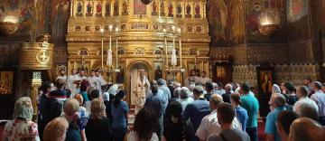 Liturghie arhierească la Catedrala Arhiepiscopală din Galați Liturghie arhierească la Catedrala Arhiepiscopală din Galați