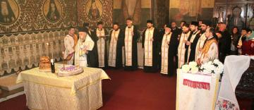 Doi ierarhi ai Bisericii Ortodoxe Române au fost pomeniţi în Catedrala Arhiepiscopală din Galaţi Doi ierarhi ai Bisericii Ortodoxe Române au fost pomeniţi în Catedrala Arhiepiscopală din Galaţi