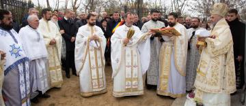 Sfinţirea bisericii „Sfinţii Arhangheli Mihail şi Gavriil“ din parohia Bereşti-Sat, judeţul Galaţi Sfinţirea bisericii „Sfinţii Arhangheli Mihail şi Gavriil“ din parohia Bereşti-Sat, judeţul Galaţi