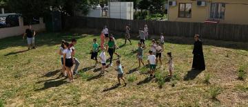 Momente de bucurie şi relaxare pentru copiii din Parohia Stăncuţa