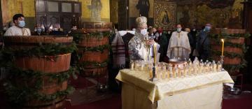 Ajunul Bobotezei la Catedrala Arhiepiscopală din Galaţi Ajunul Bobotezei la Catedrala Arhiepiscopală din Galaţi