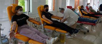 O nouă acţiune de donare de sânge a preoţilor şi tinerilor tecuceni O nouă acţiune de donare de sânge a preoţilor şi tinerilor tecuceni