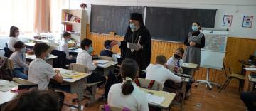Elevii seminarişti gălăţeni au primit daruri din partea ierarhului Dunării de Jos Elevii seminarişti gălăţeni au primit daruri din partea ierarhului Dunării de Jos