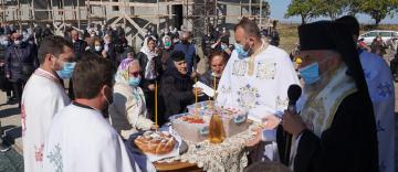 Zi de hram la Schitul „Acoperământul Maicii Domnului“ din judeţul Galaţi Zi de hram la Schitul „Acoperământul Maicii Domnului“ din judeţul Galaţi