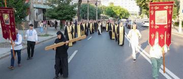 Procesiune cu icoana Maicii Domnului de la Mănăstirea Adam în municipiul Galaţi 