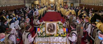 Rămăşiţele pământeşti ale Episcopului Nifon Niculescu au fost aduse în Catedrala Arhiepiscopală Rămăşiţele pământeşti ale Episcopului Nifon Niculescu au fost aduse în Catedrala Arhiepiscopală