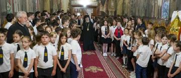 Rugăciune şi binecuvântare la sfârşit de an şcolar pentru clasele primare de la Seminarul Teologic „Sfântul Andrei“ din Galaţi