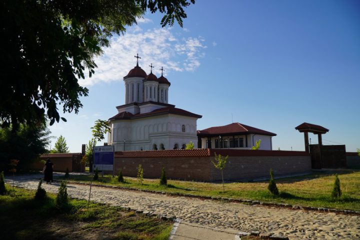 ADJ03855