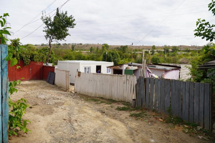 ADJ04680