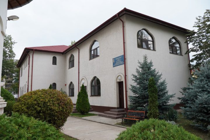 ADJ04808