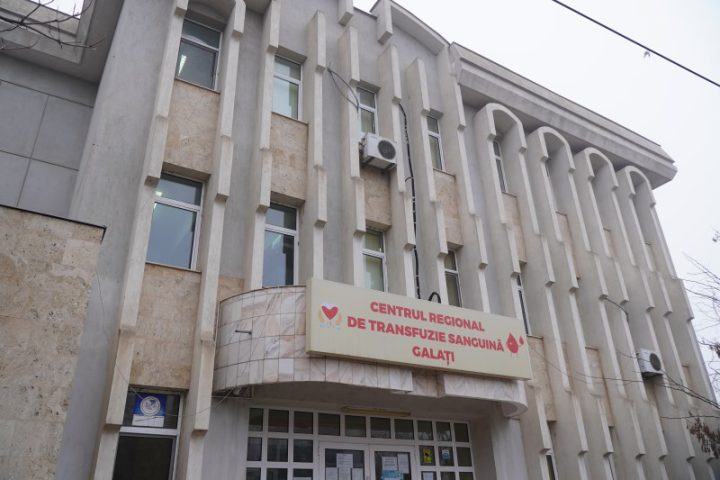ADJ08376