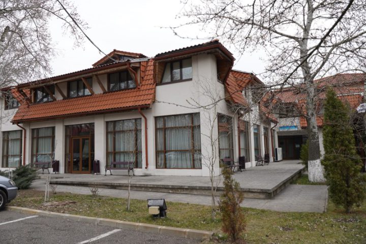 ADJ08744
