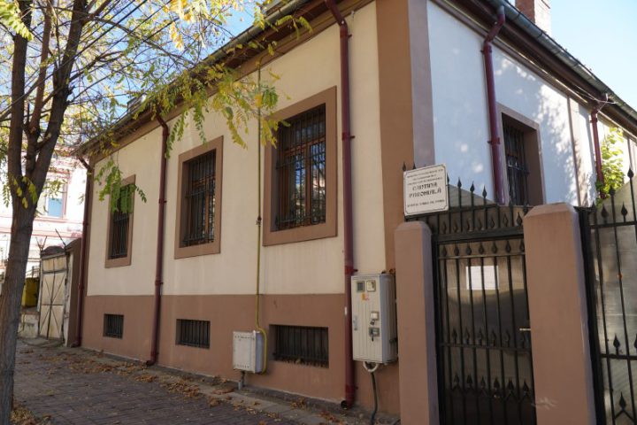 ADJ05106