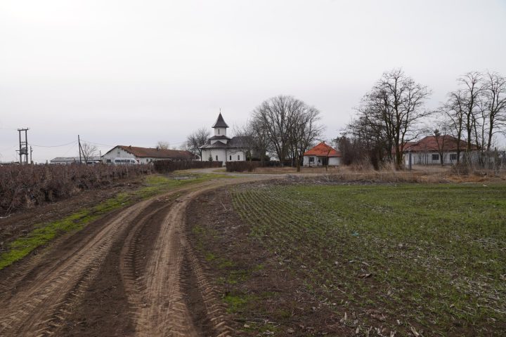 ADJ07645