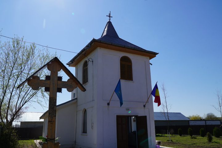 ADJ09122