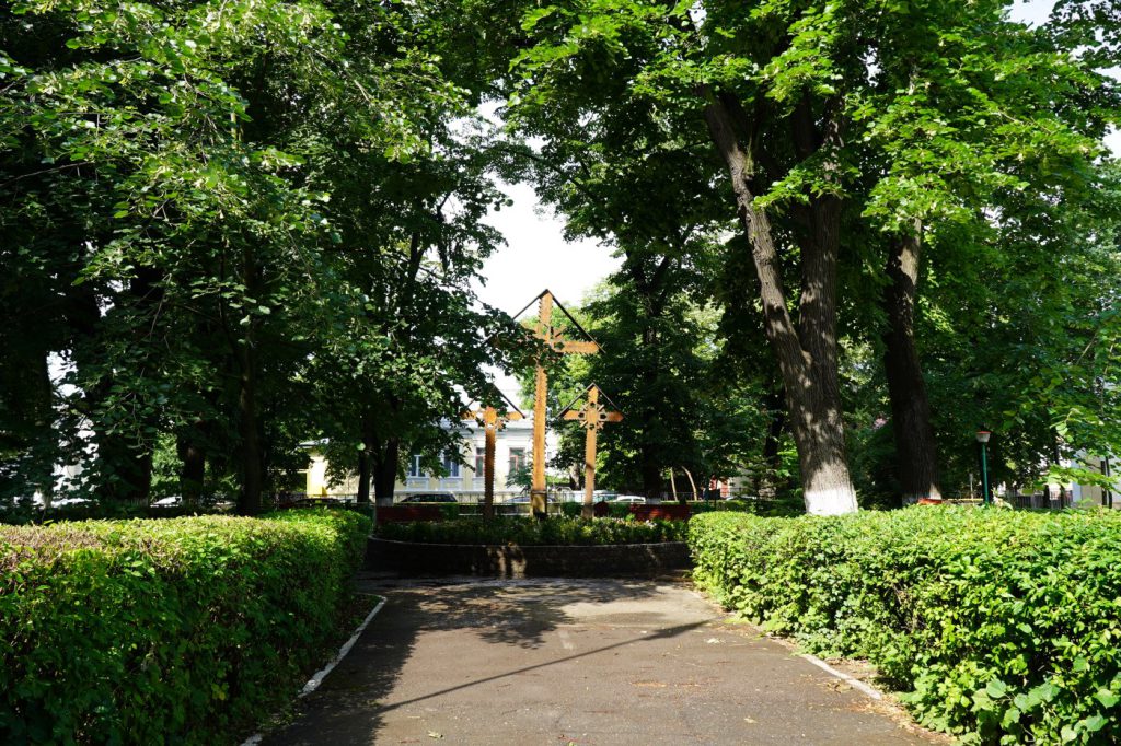 ADJ02372