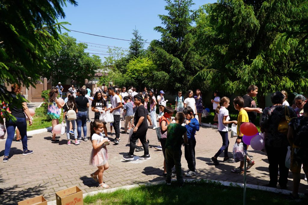 ADJ02585