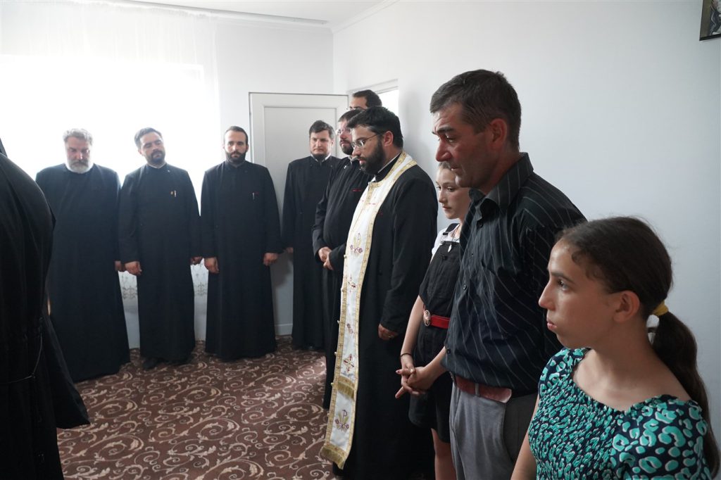ADJ03938