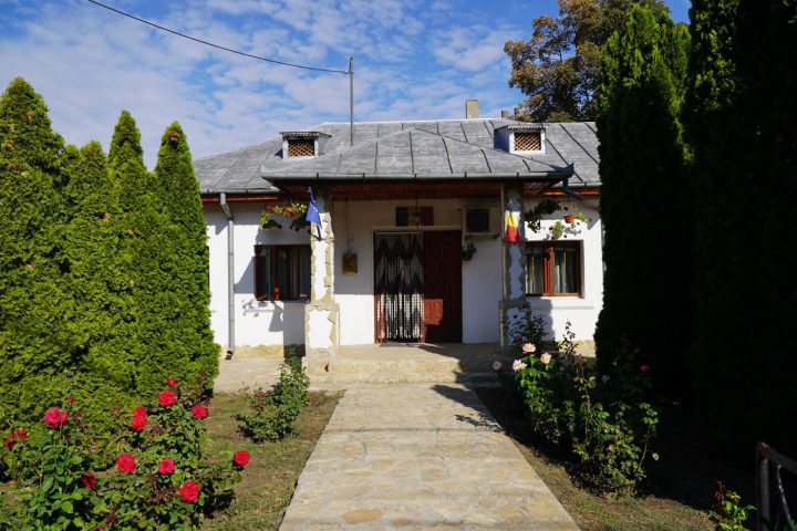 ADJ05751