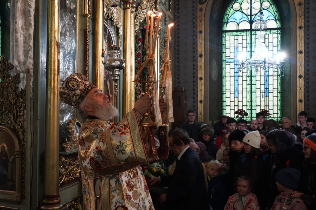 ADJ01966