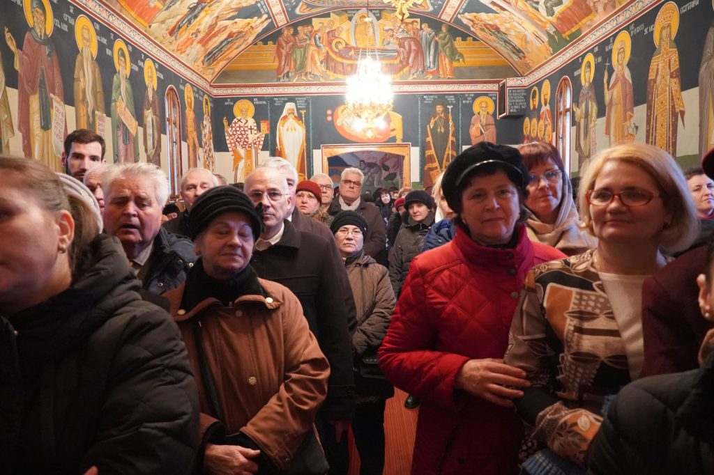 ADJ04933