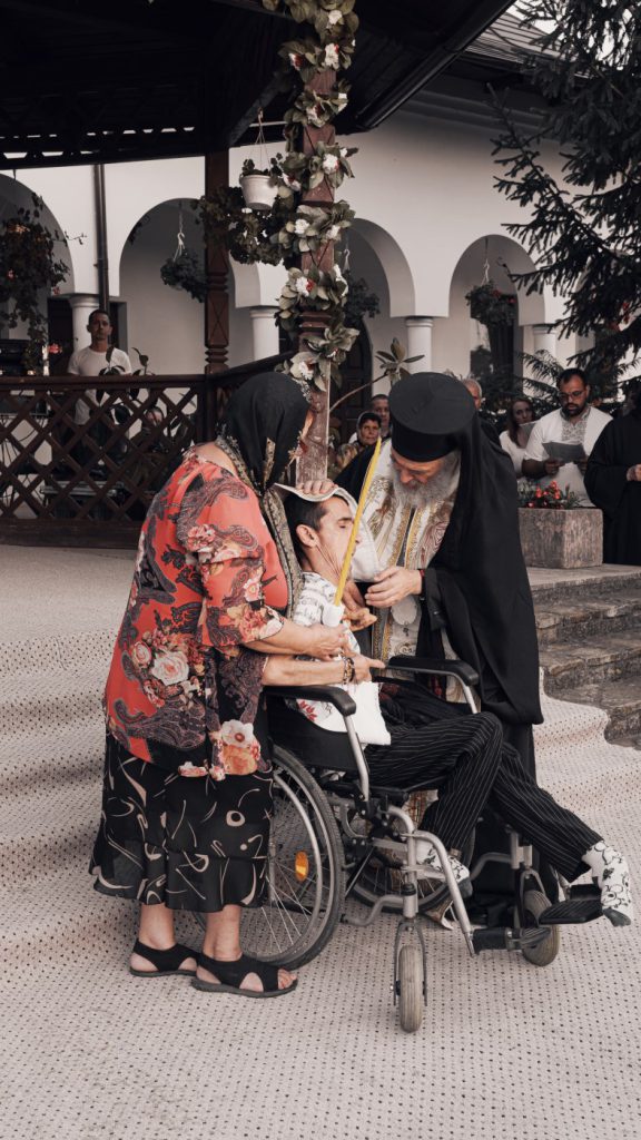 ADJ ADAM 09216